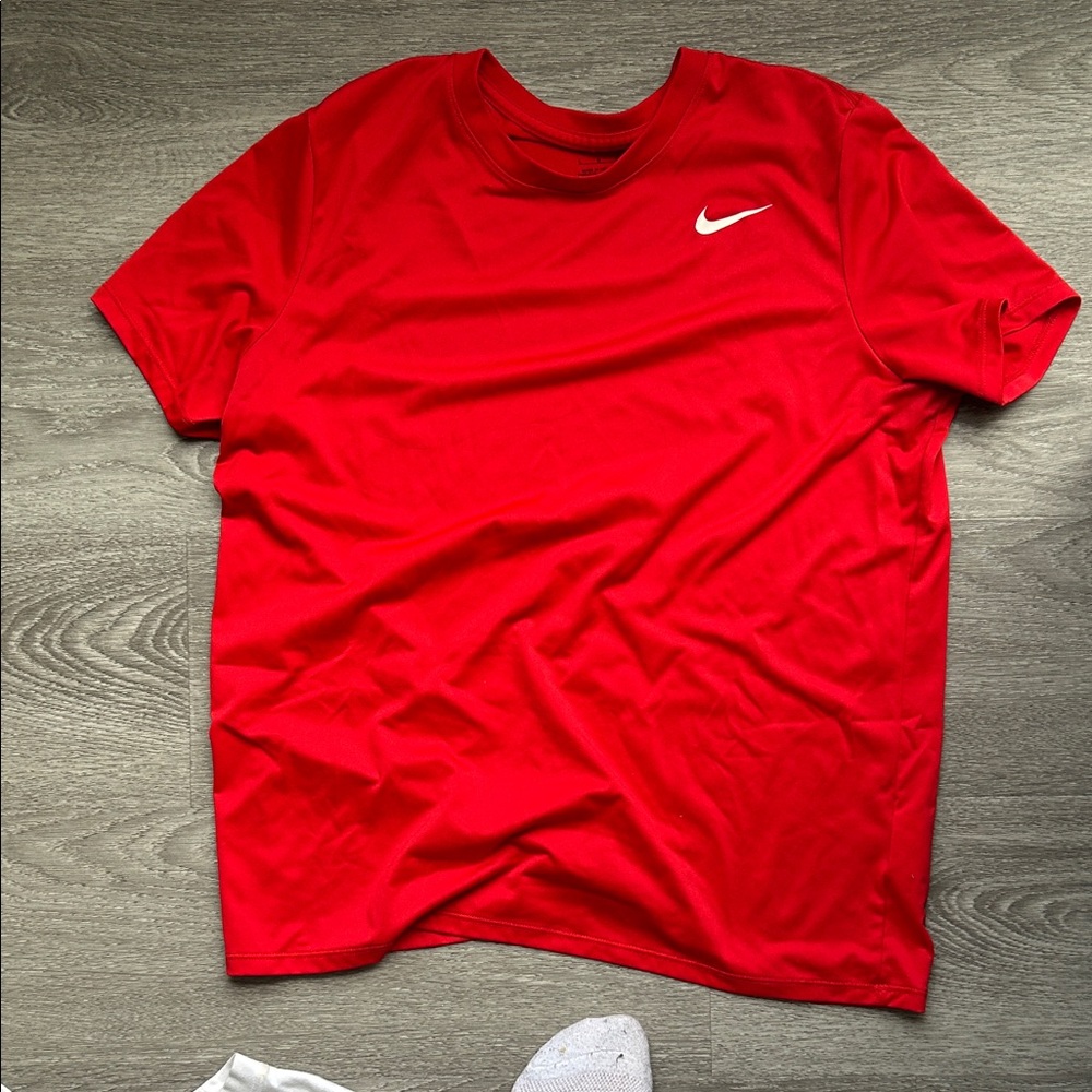 Nike Men's Bright Red Short Sleeve Tee